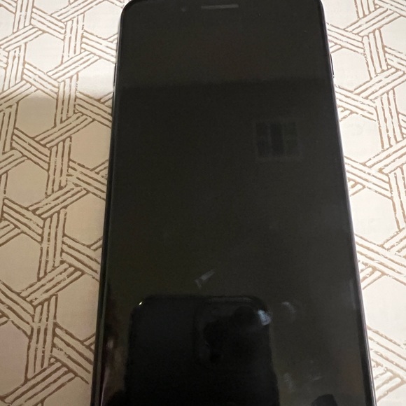 Iphone 8 Plus READ - Picture 6 of 14